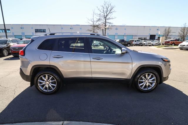 Used 2018 Jeep Cherokee Limited AWD/4WD image 15