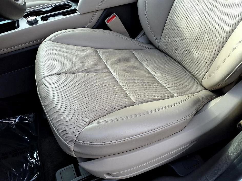 Used 2023 Lincoln Corsair Reserve w/ Equipment Group 201A image 17