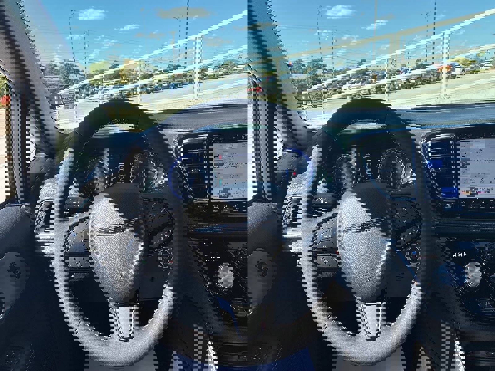 New 2026 Chrysler Pacifica Limited w/ Uconnect Theater Family Group image 18