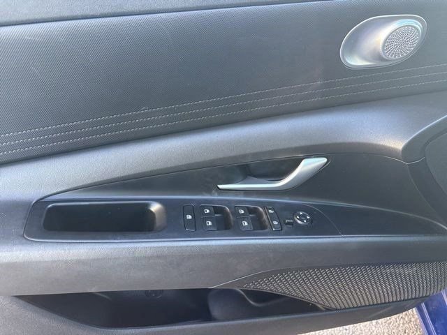 Used 2023 Hyundai Elantra SEL FWD image 11
