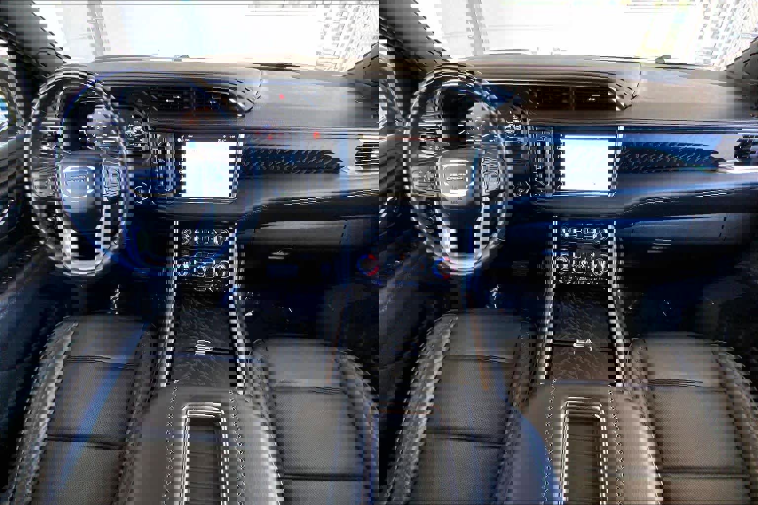 Used 2023 GMC Yukon XL Denali w/ Denali Reserve Package image 21