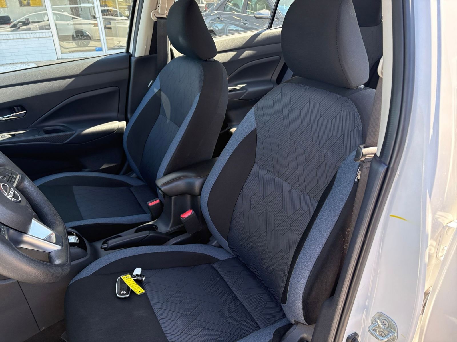 Used 2025 Nissan Versa SV image 34