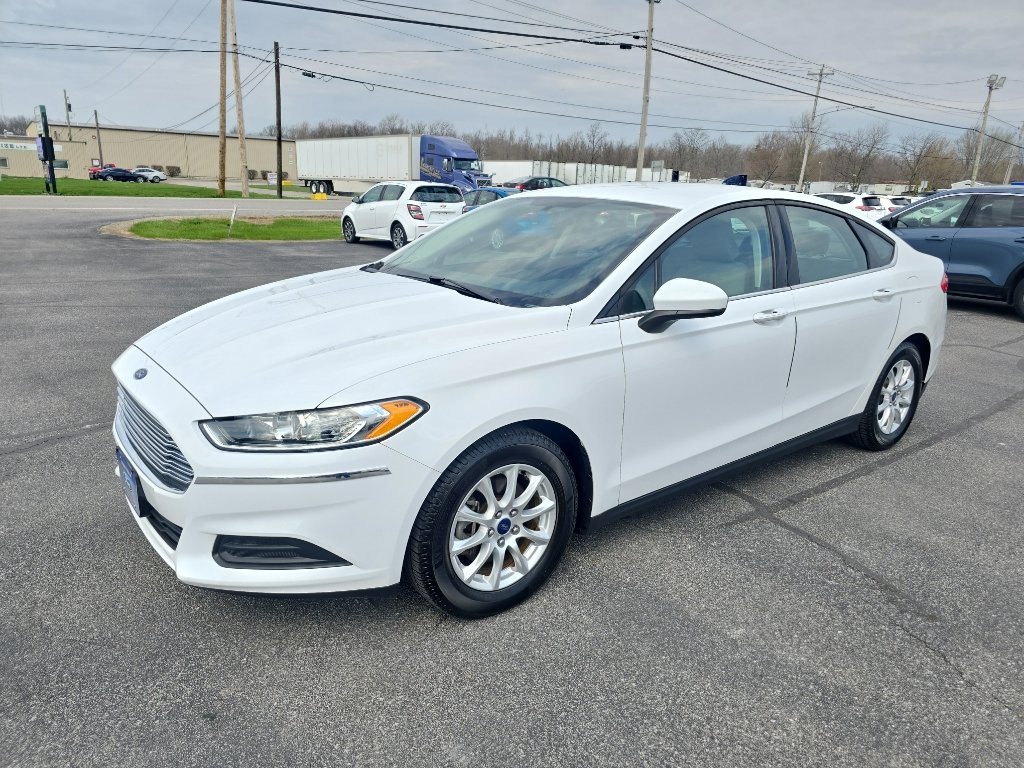 Used 2015 Ford Fusion S image 2