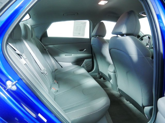 Used 2024 Hyundai Elantra SEL FWD image 13