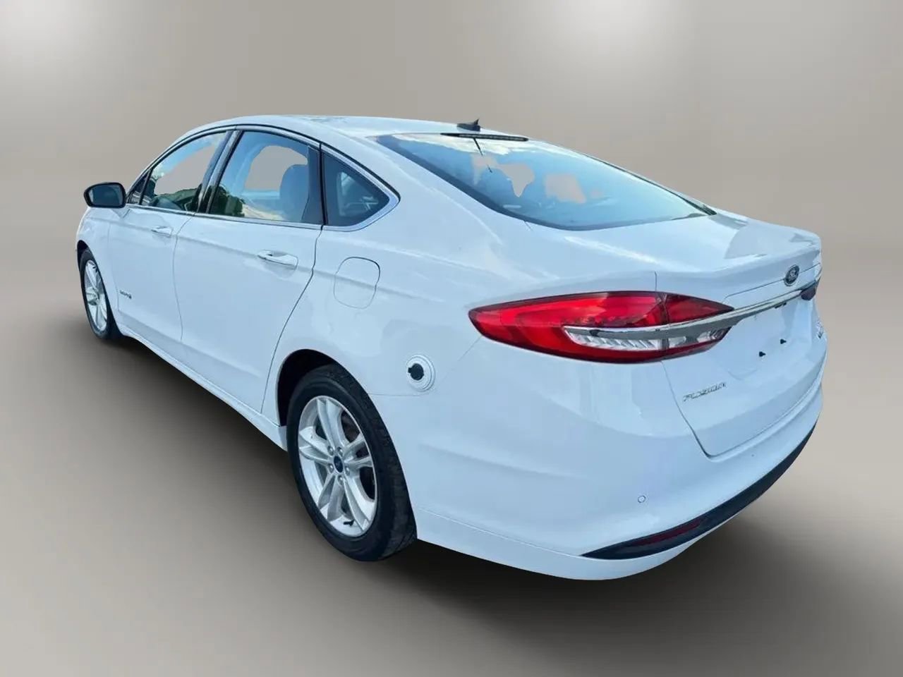 Used 2019 Ford Fusion SE FWD image 8