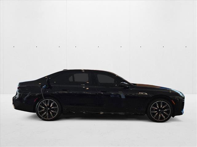 Used 2025 BMW i7 M70 image 4