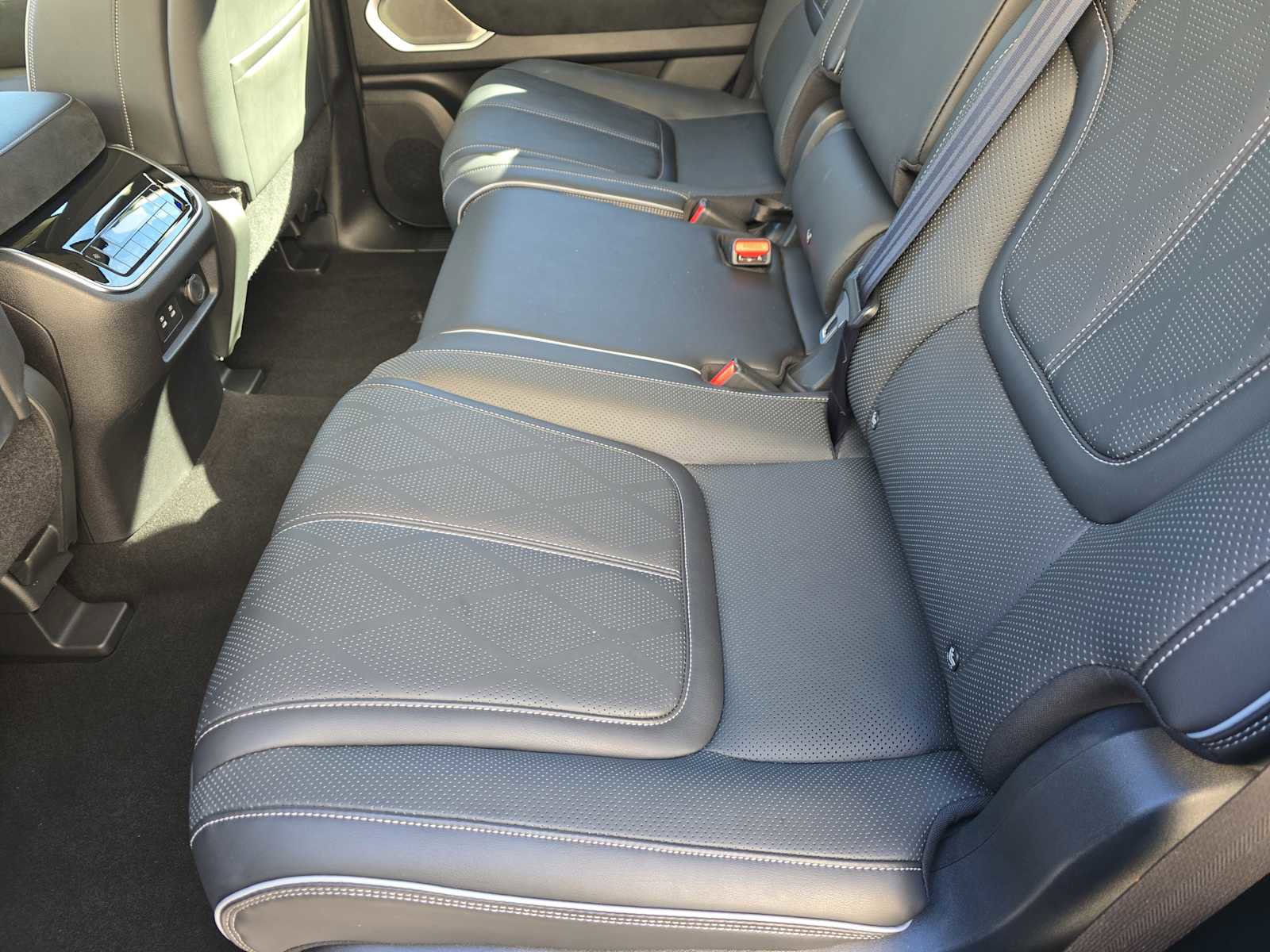 Certified 2025 INFINITI QX80 Sensory image 13