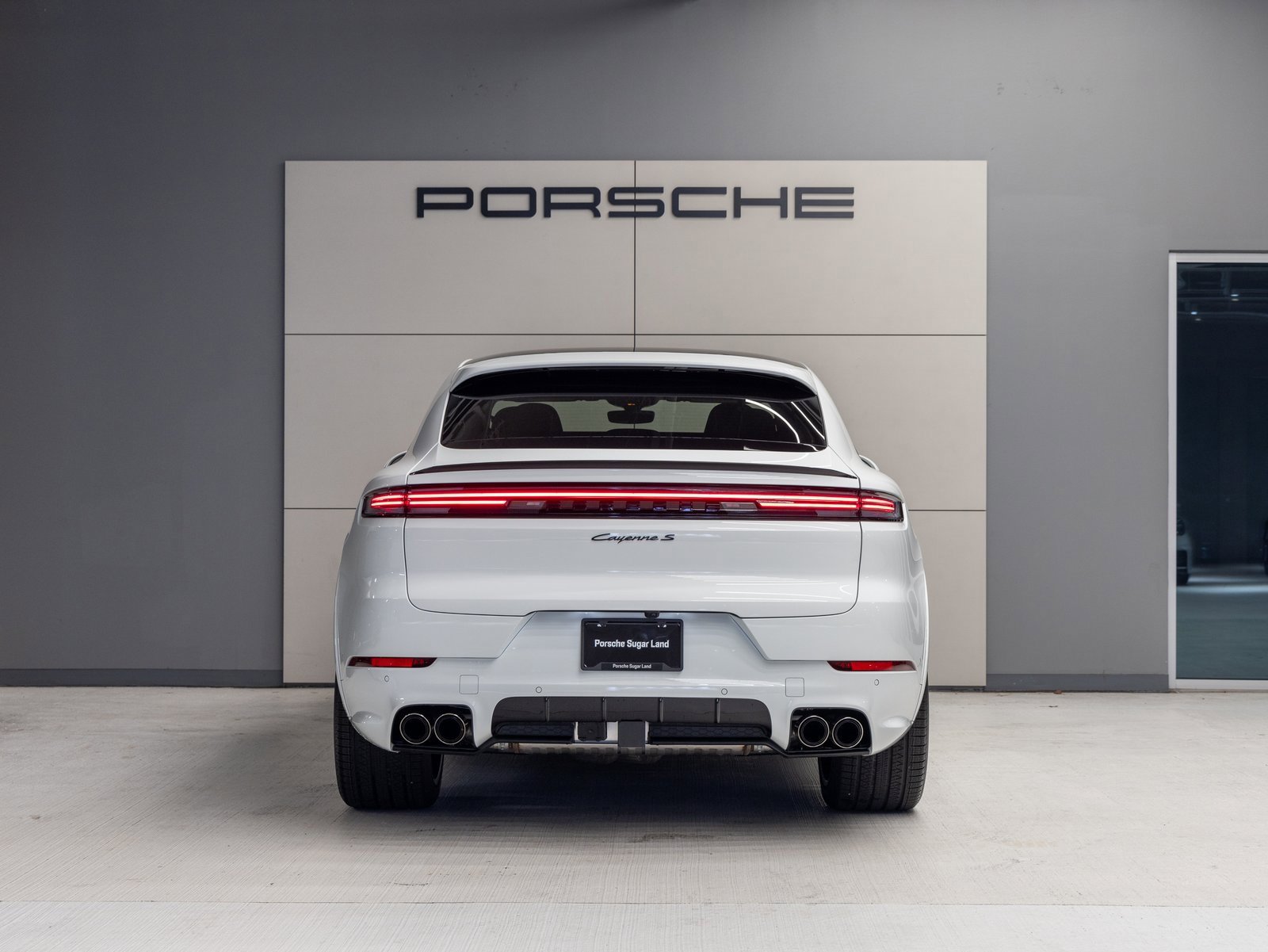 Used 2025 Porsche Cayenne S image 6