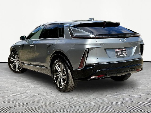 Used 2024 Cadillac Lyriq Luxury AWD/4WD image 7