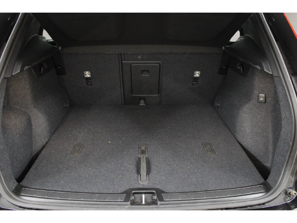 Used 2025 Volvo XC40 B5 Ultra AWD/4WD image 29