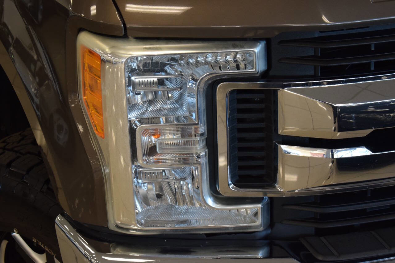 Used 2017 Ford F350 XLT w/ XLT Premium Package image 7