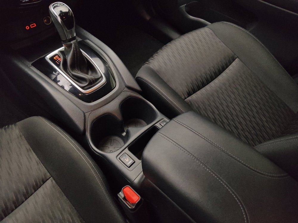 Used 2019 Nissan Rogue SV image 26