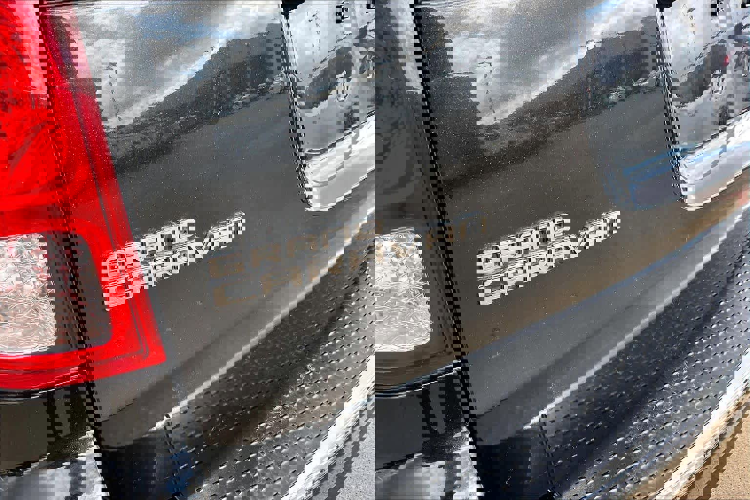 Used 2017 Dodge Grand Caravan SXT image 30