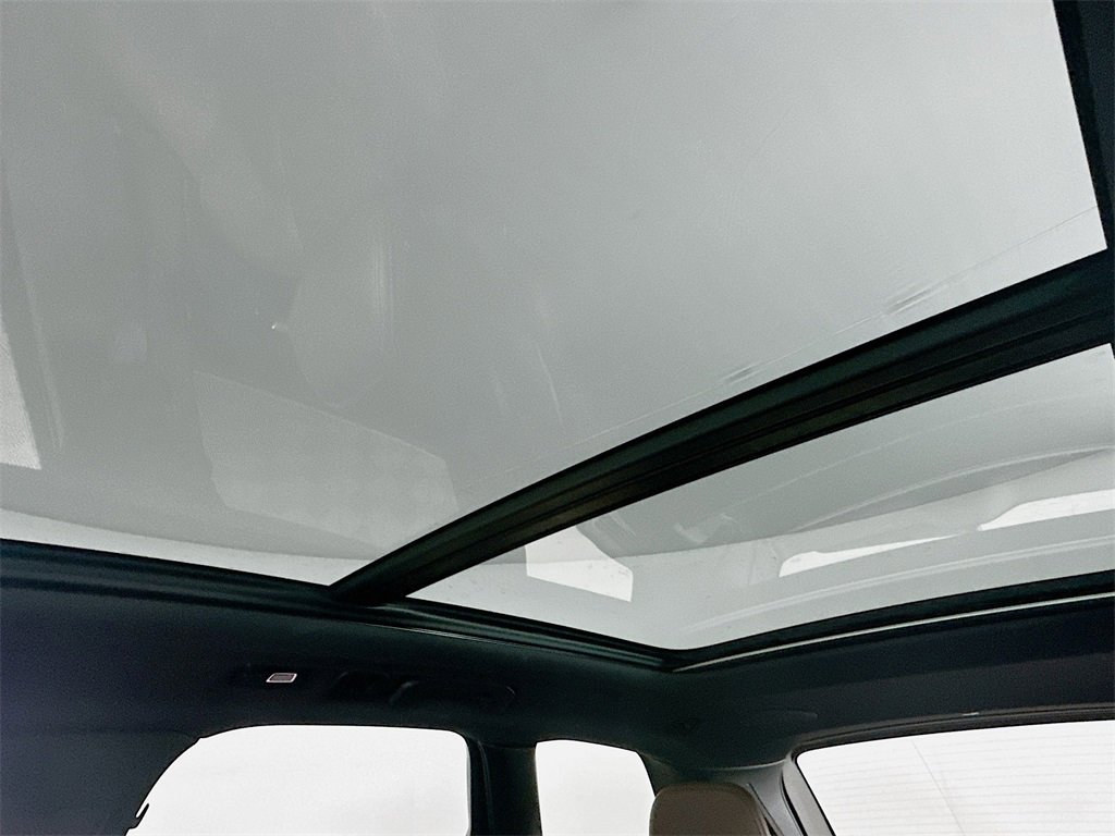 Used 2023 Volvo XC60 B5 Plus image 21