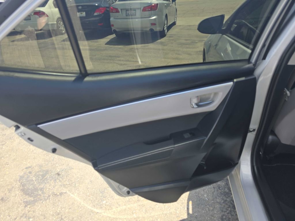 Used 2019 Toyota Corolla LE w/ Carpet Mat Package (TMS) image 15