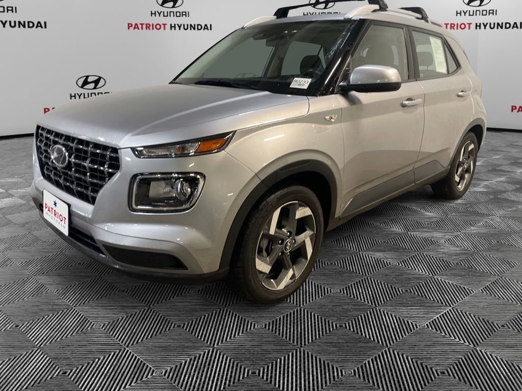 Certified 2023 Hyundai Venue SEL image 9