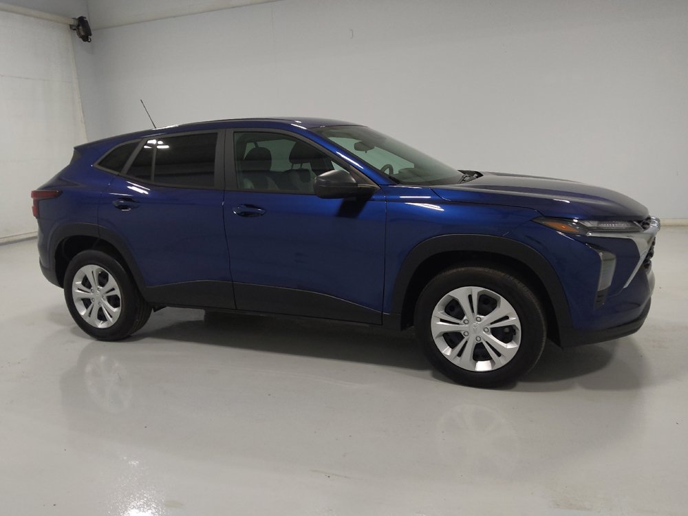 Used 2024 Chevrolet Trax LS FWD image 11