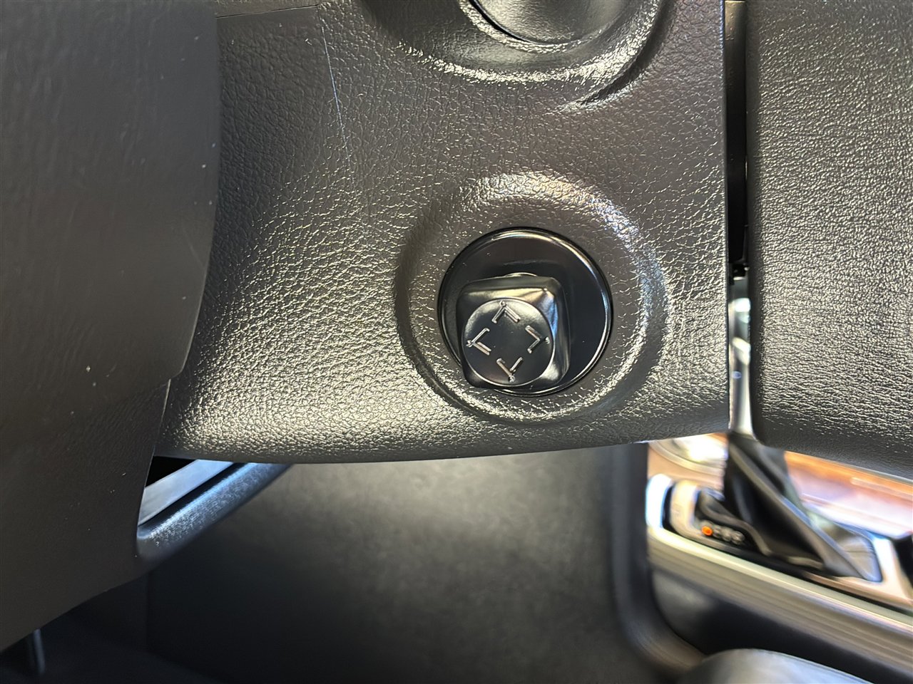 Used 2021 Nissan Armada SL w/ Captain's Chairs Package image 24