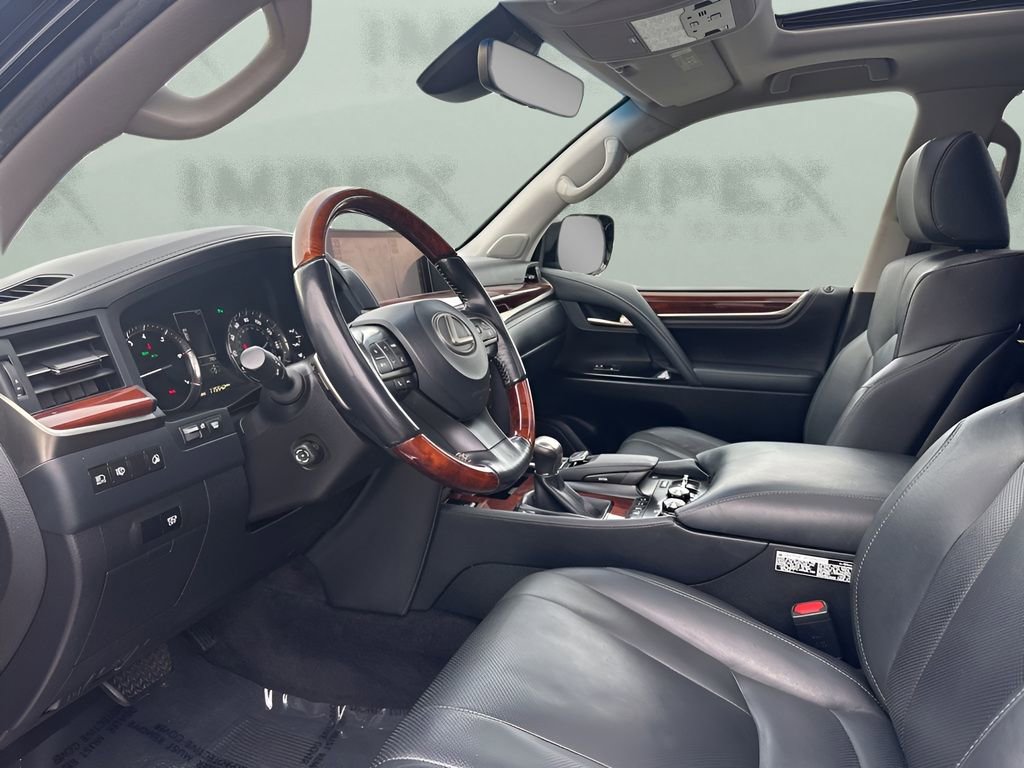 Used 2016 Lexus LX 570 4WD image 9