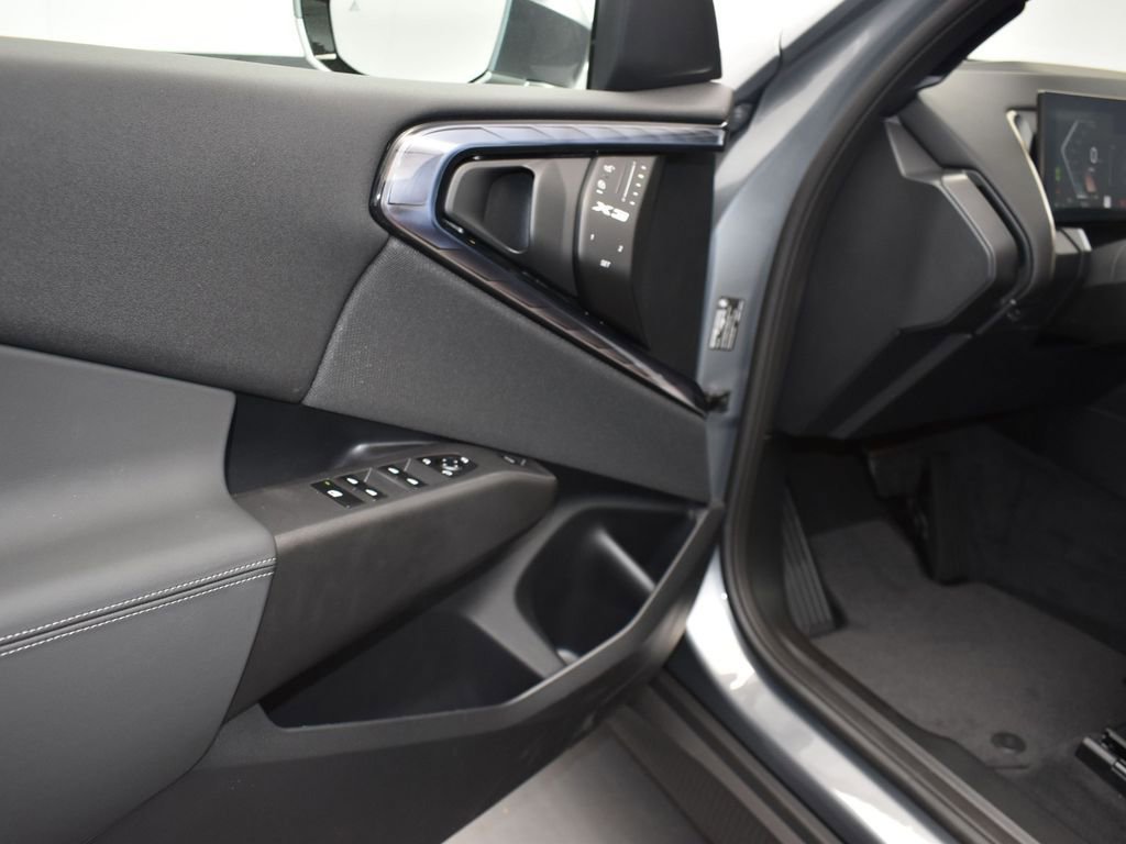 Certified 2025 BMW X3 xDrive30i w/ Premium Package image 11