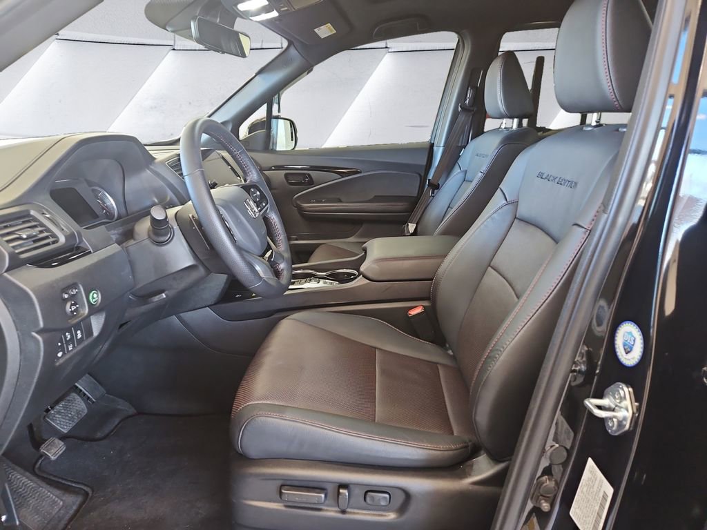 Used 2024 Honda Passport Black Edition image 7