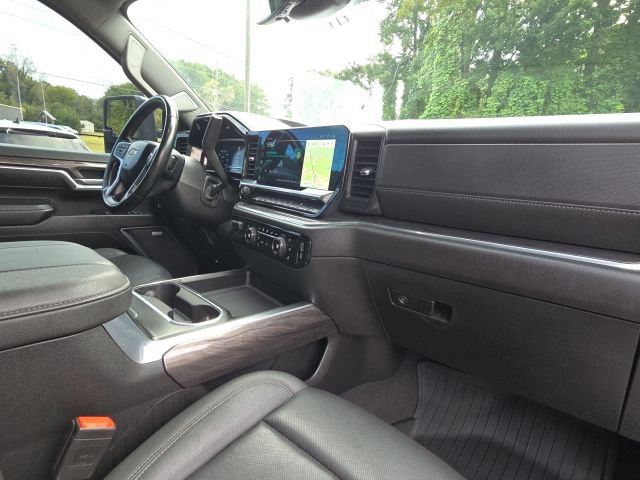 Used 2025 Chevrolet Silverado 2500 LTZ w/ LTZ Convenience Package AWD/4WD image 21