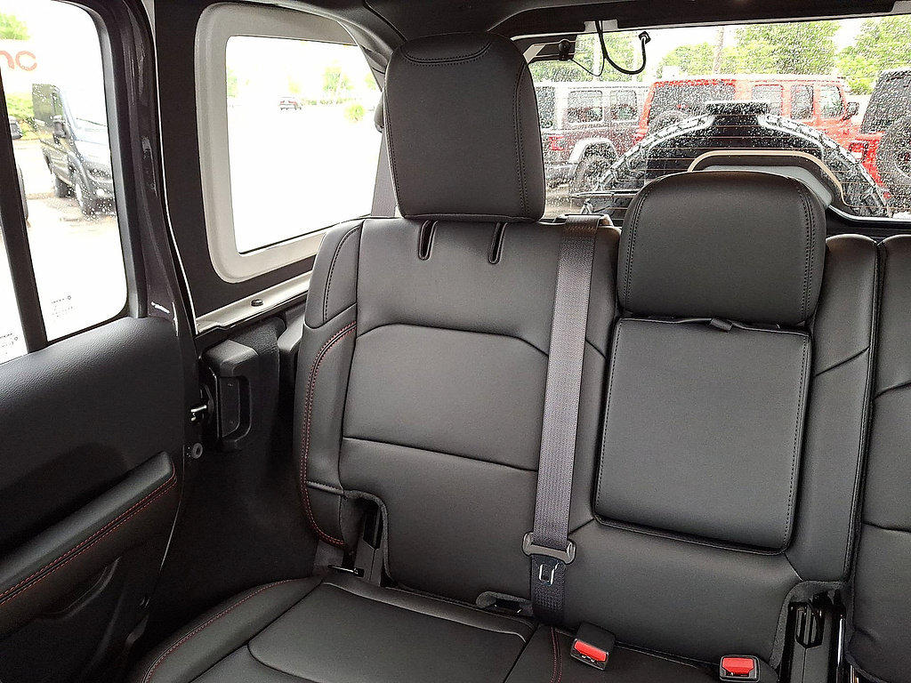 Used 2026 Jeep Wrangler Unlimited Rubicon 392 w/ Quick Order Package 27X Moab AWD/4WD image 12