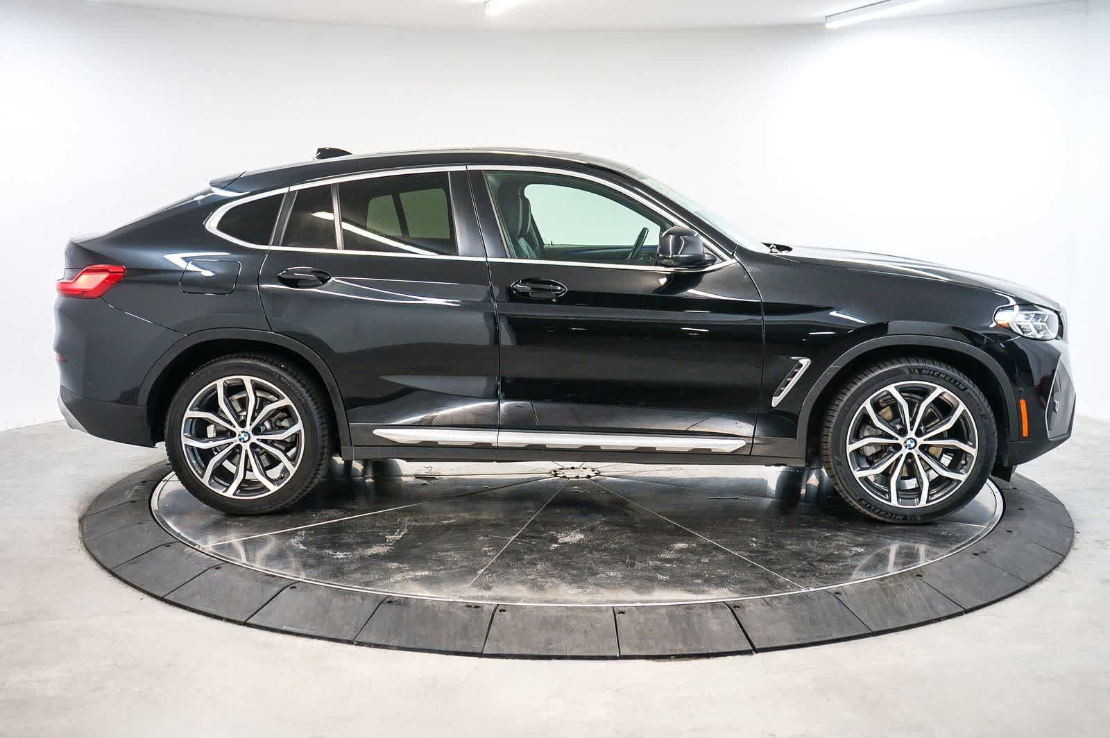 Used 2022 BMW X4 xDrive30i w/ Parking Assistance Package AWD/4WD image 8