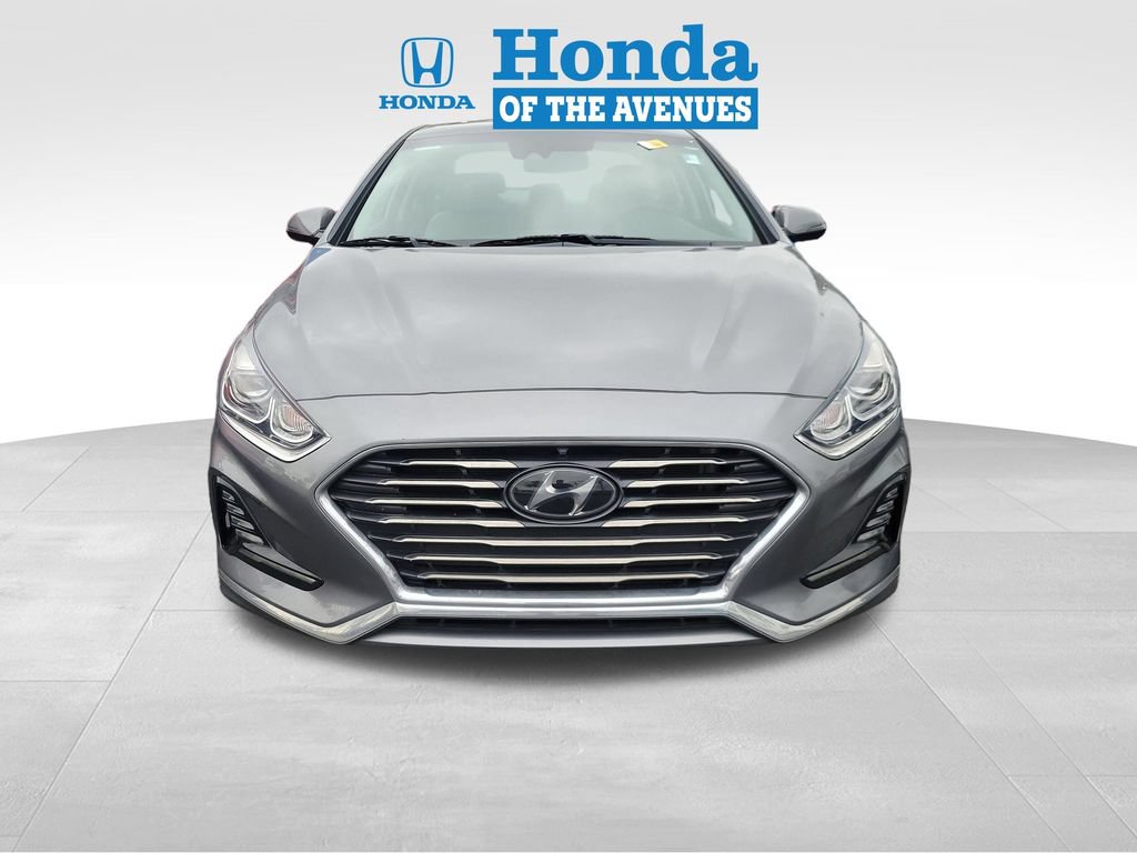 Used 2018 Hyundai Sonata Limited w/ Limited Ultimate Package 03 FWD image 2