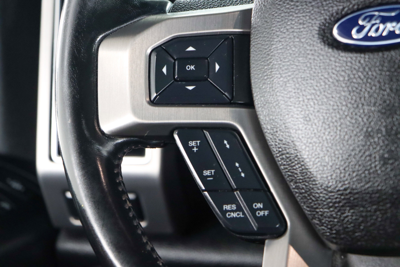 Used 2019 Ford F250 Platinum w/ Platinum Ultimate Package image 14