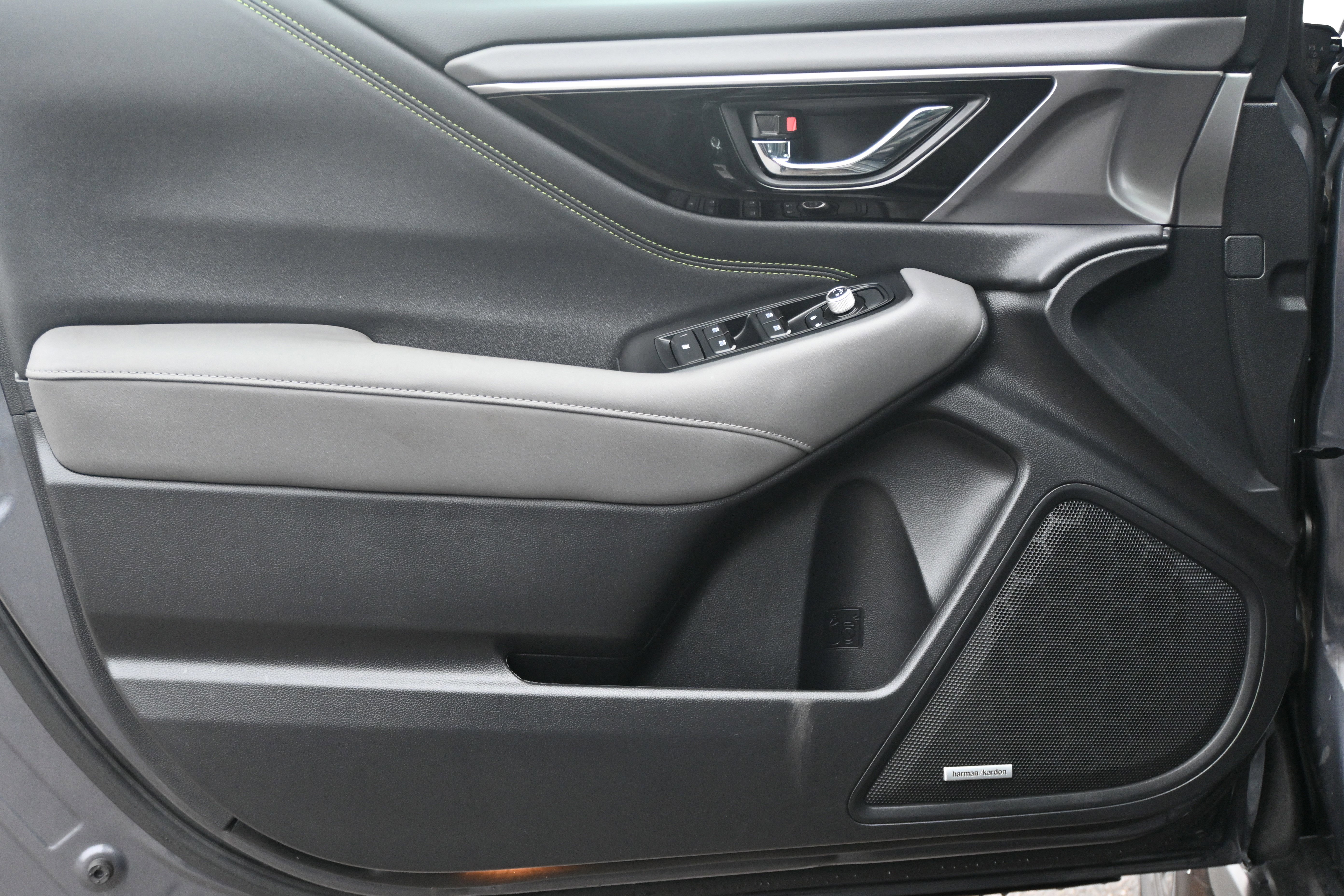 Used 2025 Subaru Outback Onyx Edition image 14