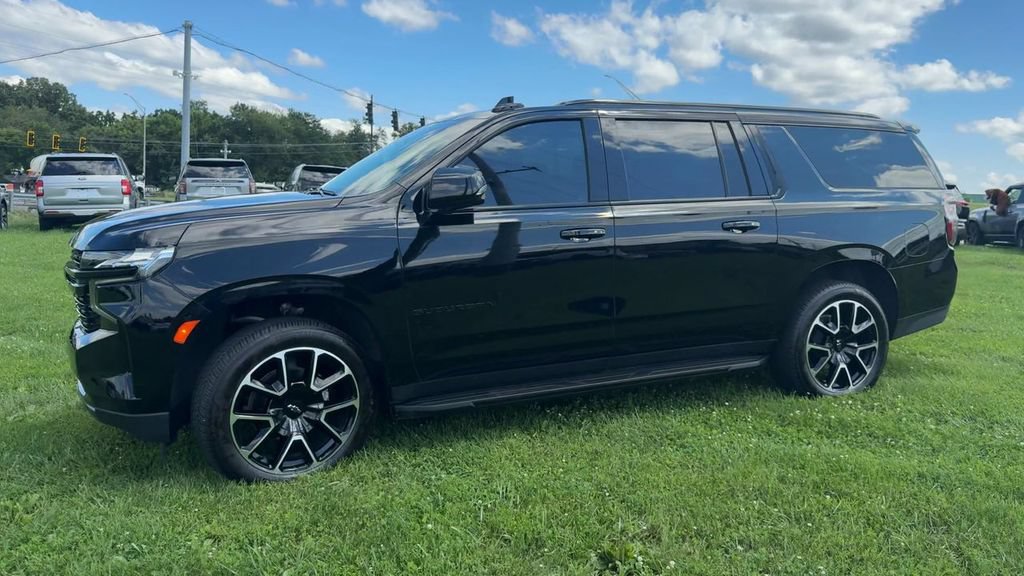 Used 2024 Chevrolet Suburban RST w/ Luxury Package AWD/4WD image 3
