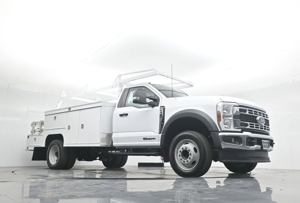 New 2025 Ford F450 XL w/ XL Chrome Package image 3