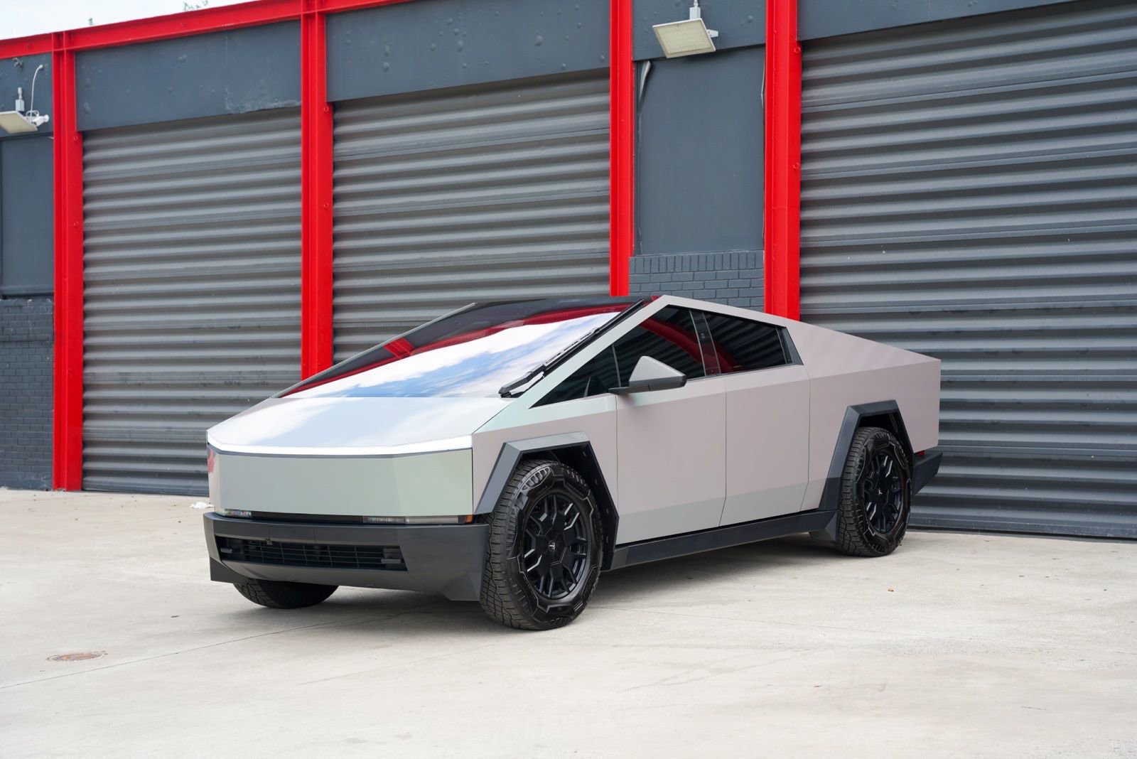 Used 2024 Tesla Cybertruck AWD Crew Cab image 1