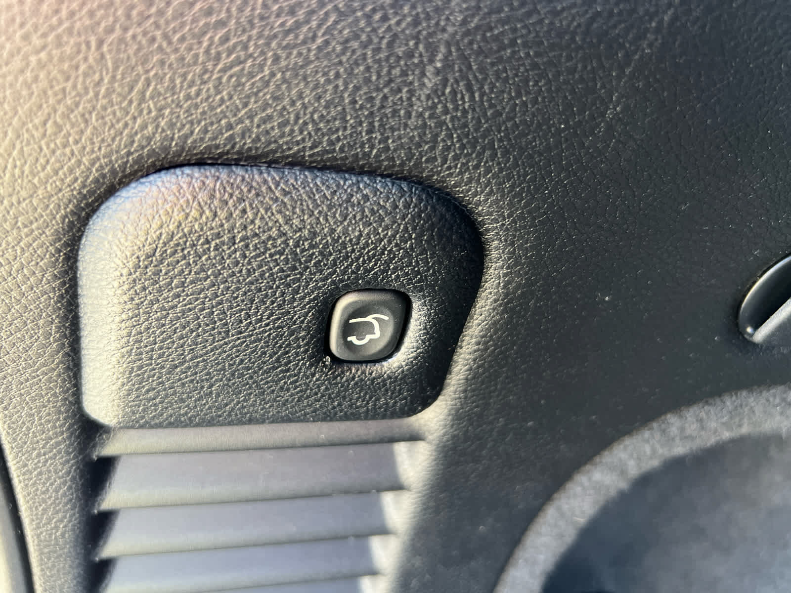 Used 2019 Jeep Grand Cherokee High Altitude AWD/4WD image 12