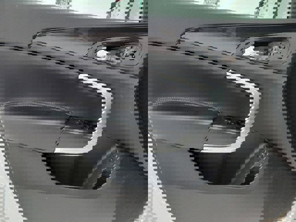 Used 2016 Buick Regal image 12