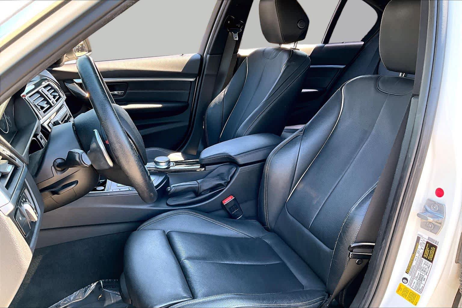 Used 2018 BMW 330i Sedan w/ Convenience Package RWD image 7