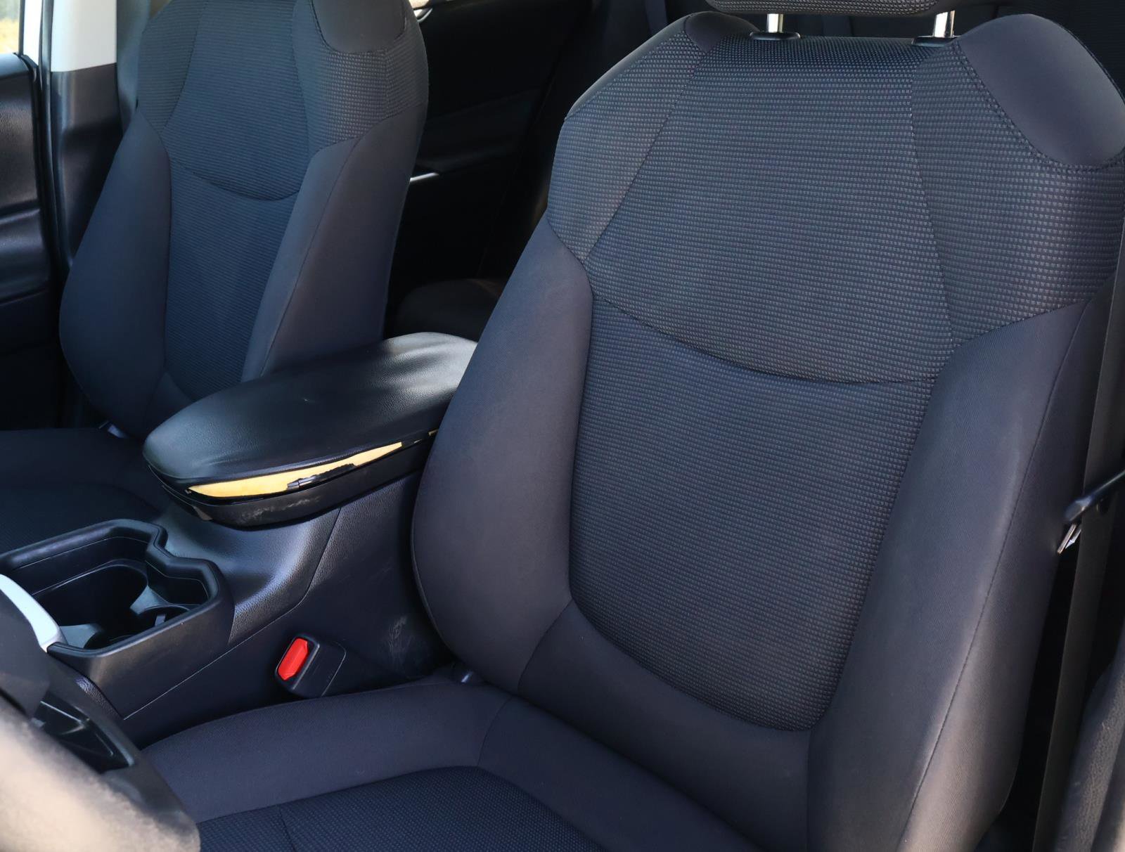 Used 2019 Toyota RAV4 LE image 13