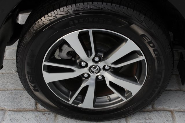 Used 2018 Toyota RAV4 XLE image 51