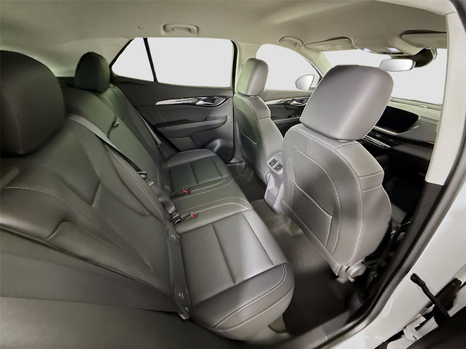 Used 2025 Buick Envision Preferred image 19