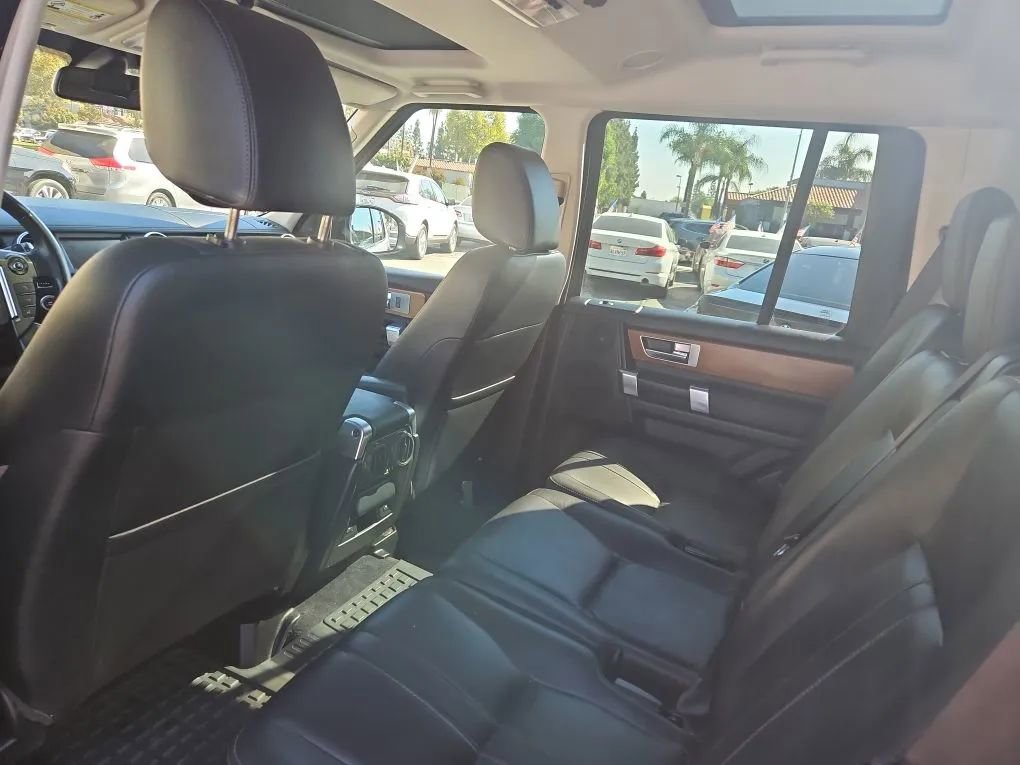 Used 2016 Land Rover LR4 HSE Silver Edition image 29