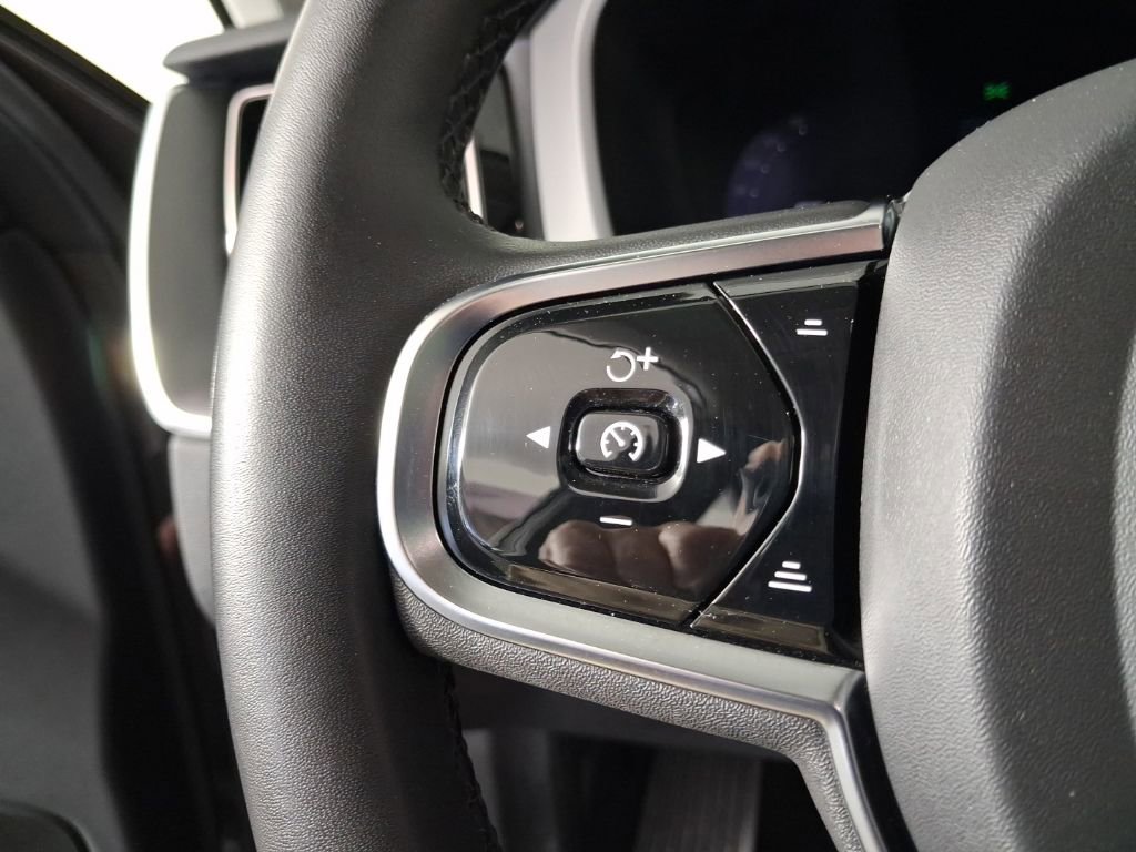 Certified 2024 Volvo XC60 B5 Core w/ Climate Package AWD/4WD image 31