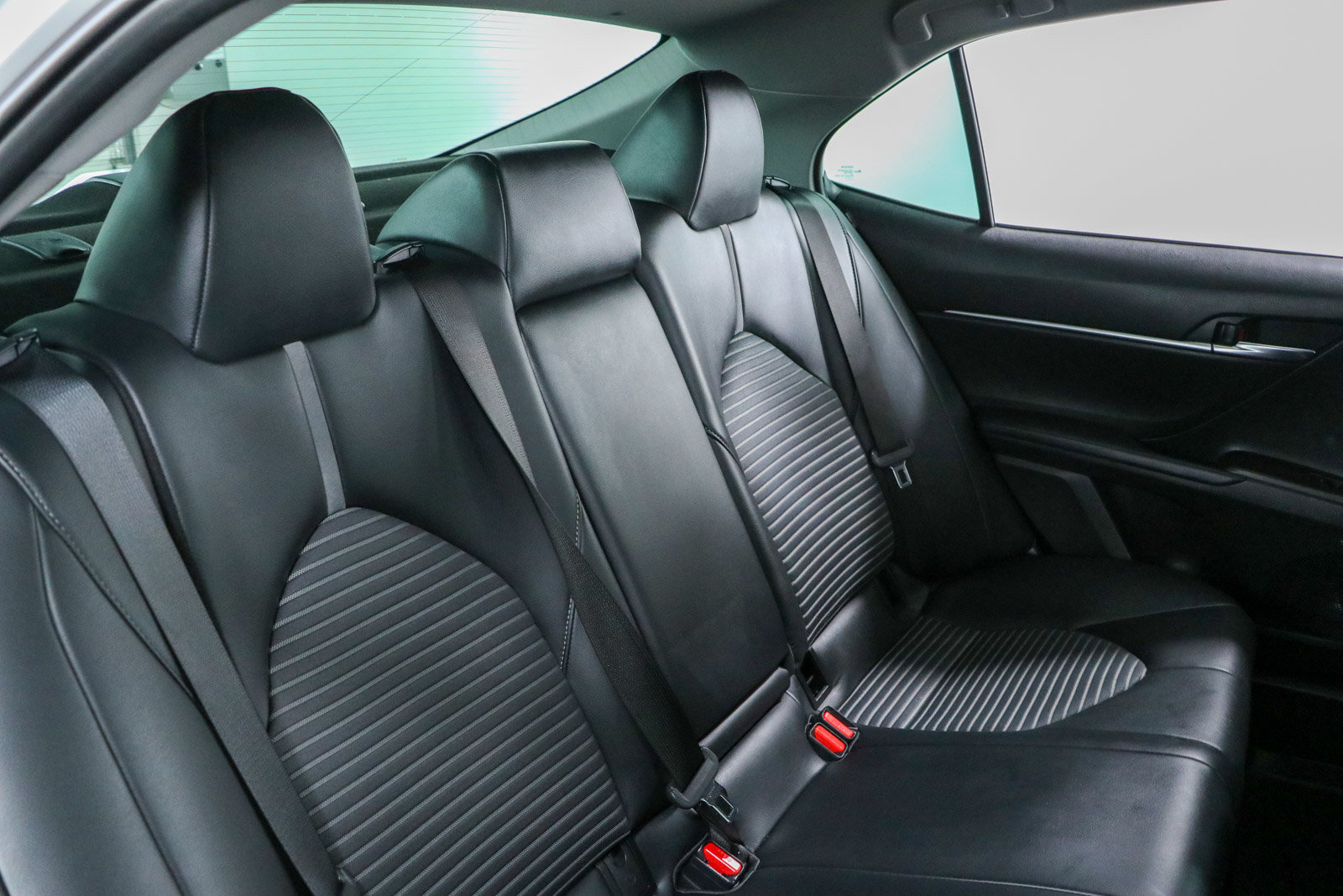 Used 2022 Toyota Camry SE FWD image 28