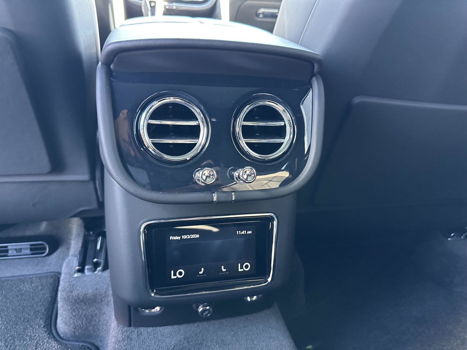 New 2027 Bentley Bentayga AWD/4WD image 30