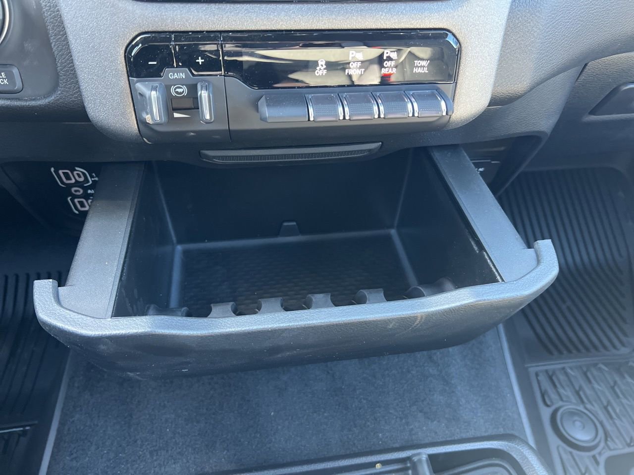 New 2026 RAM 1500 Classic Warlock image 29