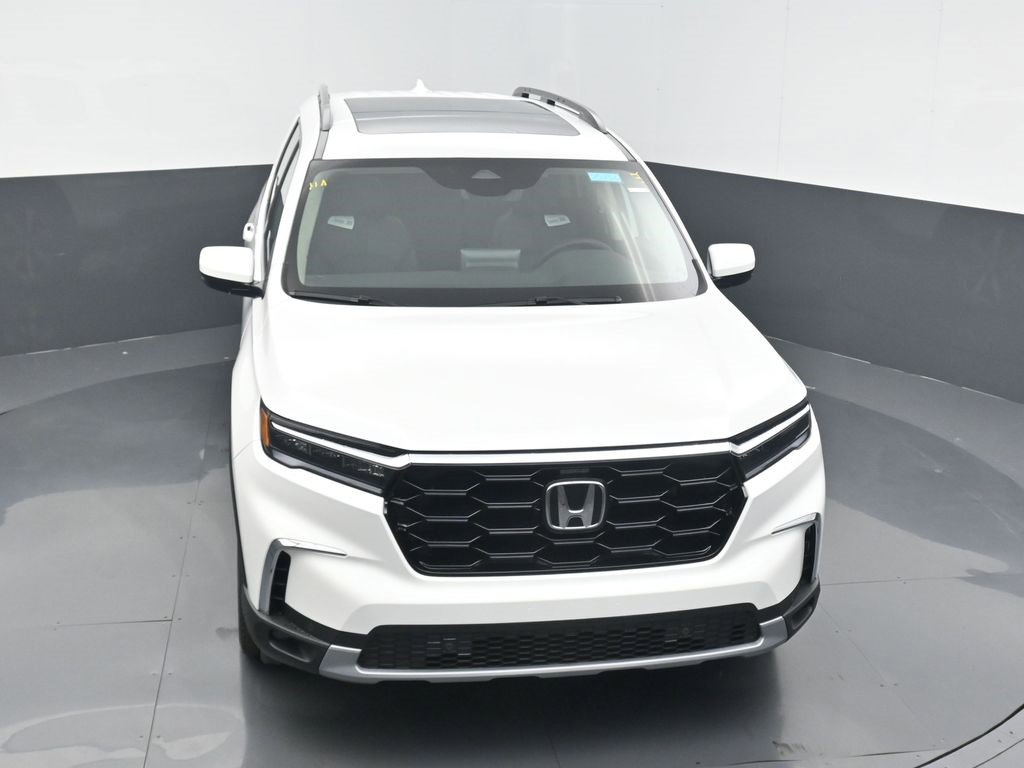 New 2025 Honda Pilot Touring image 6