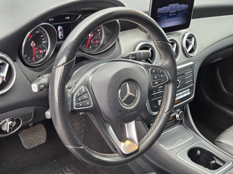 Used 2018 Mercedes-Benz CLA 250 image 18