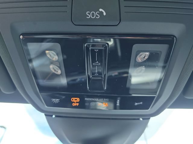 Used 2022 Volkswagen Golf R AWD/4WD image 24