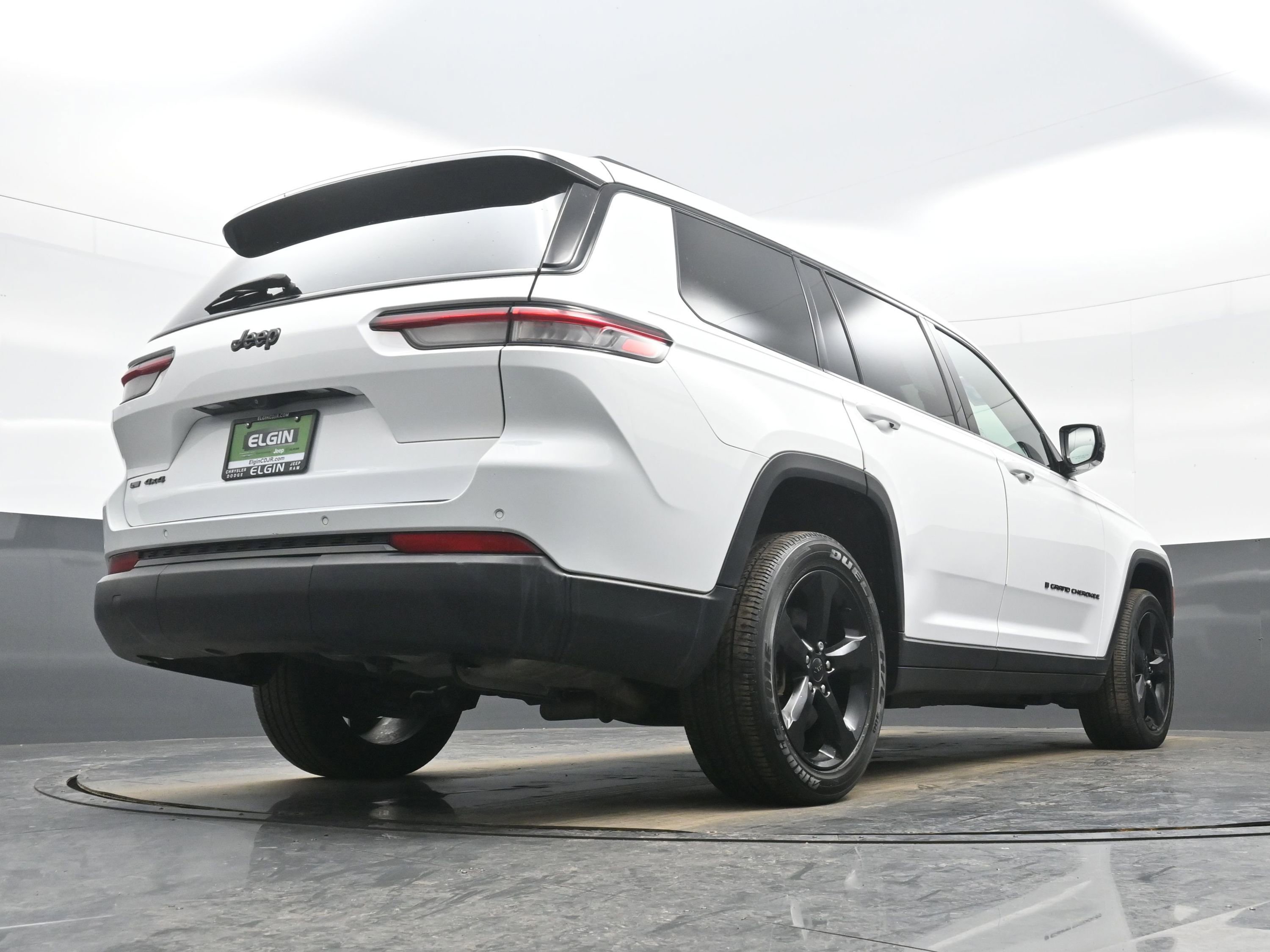 Used 2023 Jeep Grand Cherokee L Laredo image 30