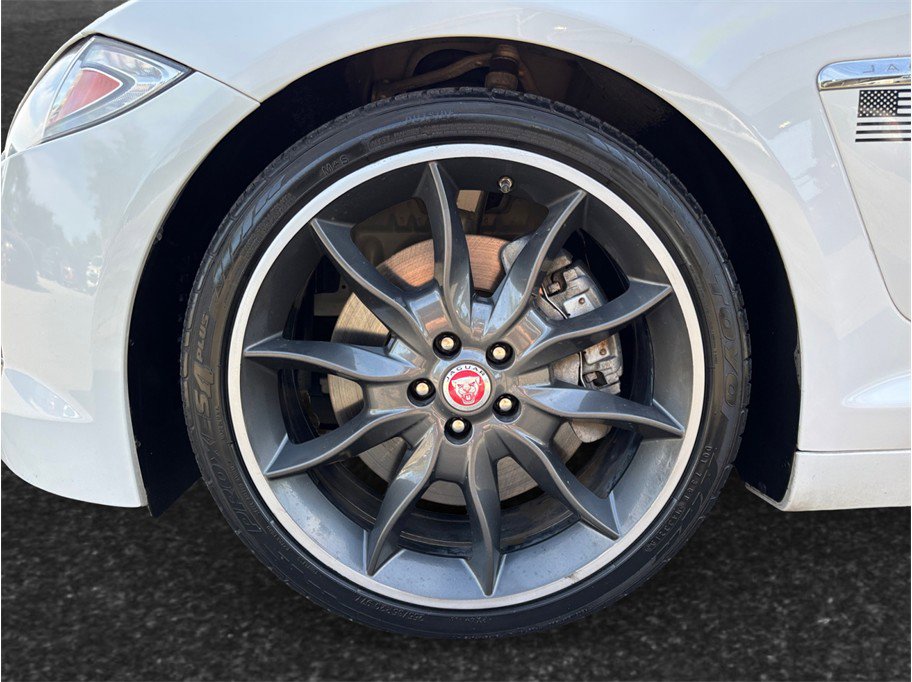 Used 2015 Jaguar XF Sport image 12
